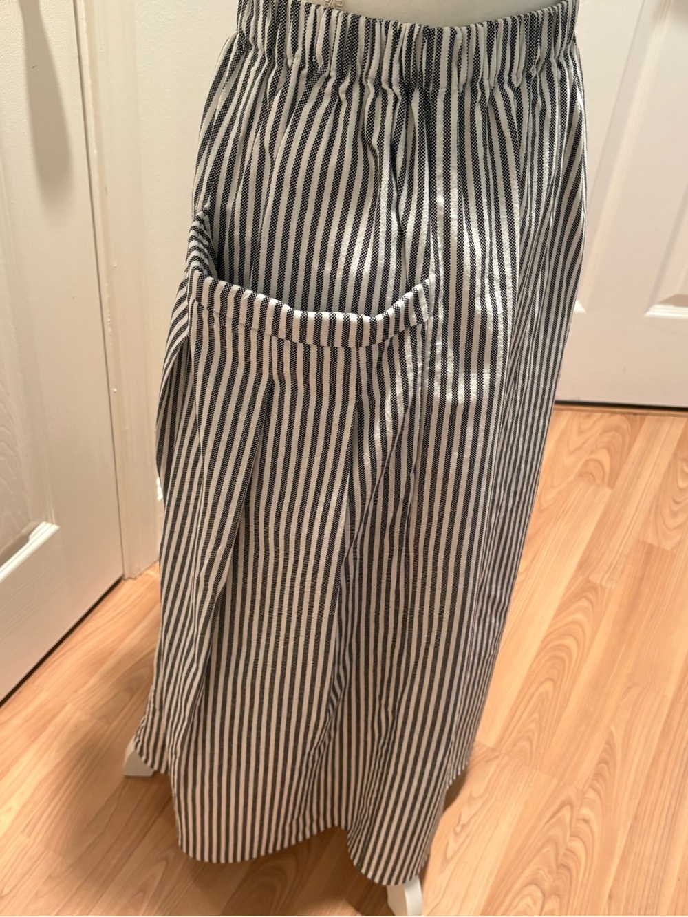 Striped Black and White Maxi Skirt with Side Pockets - Picture 3 of 5
